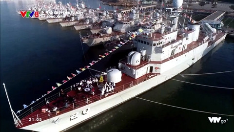 Không chỉ nâng cao tinh thần ngoại giao, việc Hàn Quốc chuyển giao các tàu hộ tống Pohang cũ này cho đối tác cũng giúp cho họ tiết kiệm chi phí rất lớn trong việc phải xử lý những con tàu loại biên này, đồng thời cùng với đó là nhận được thêm tiền thuê đại tu lớn của nước sẽ tiếp nhận tàu. Người Hàn không hề mất gì mà lại còn được lợi ích lớn, lại nâng cao vị thế trên chính trường Quốc tế, trong khi đó những con tàu này lại cực kỳ hữu ích cho quốc gia tiếp nhận chúng. Ảnh: Tàu Pohang của hải quân Việt Nam.