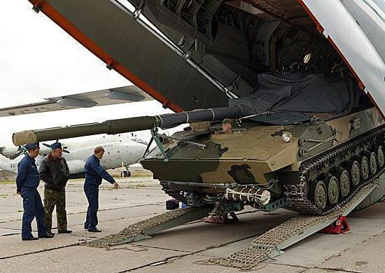 Sprut-SDM1 là một loại xe tăng có cấu hình rộng, trái với không gian chật hẹp trong các loại xe tăng của Nga; được thiết kế theo đơn đặt hàng của Lực lượng Dù, do đó nó có thể vận chuyển bằng máy bay vận tải quân sự, hoặc bằng cách thả dù; nên xe vừa tiếp đất, có thể chiến đấu được ngay.