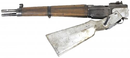 Trong khi MAS 36 cơ bản là phiên bản phổ biến nhất, quân đội Pháp đã thiết kế một biến thể cho lính dù, có tên MAS 36 CR 39; sự khác biệt nhất so với phiên bản gốc ở chỗ sử dụng báng súng bằng nhôm, có thể gập xuống để giảm bớt chiều dài.