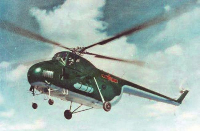 Trên thực tế, công nghệ chế tạo máy bay trực thăng của Trung Quốc không bắt đầu quá muộn. Trong những ngày đầu thành lập nước Trung Hoa mới, quân đội Trung Quốc đã bắt đầu phát triển máy bay trực thăng với sự hỗ trợ của Liên Xô, nhưng không tiếp cận được với công nghệ của Phương Tây. Ảnh: Trực thăng Z-5 mà Trung Quốc sao chép Mi-4 của Liên Xô - Nguồn: Sina