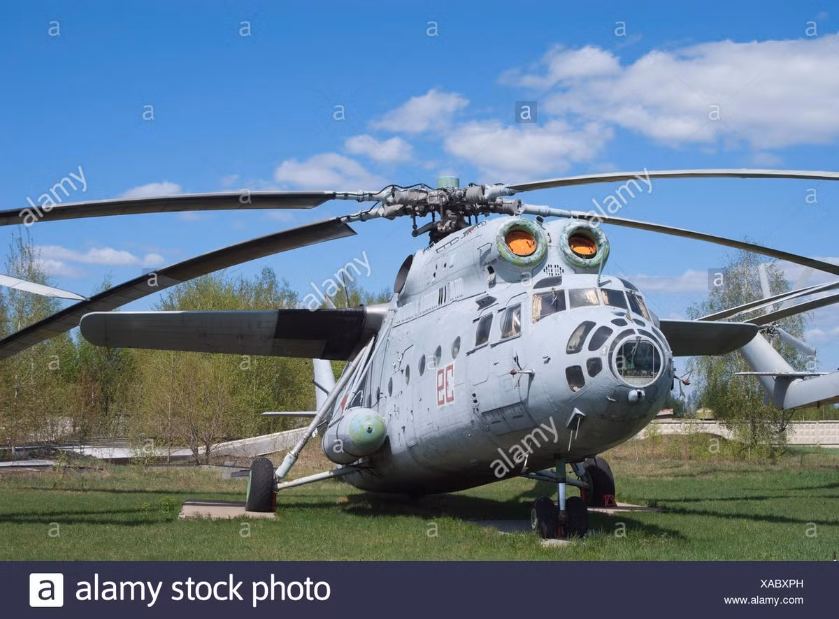 Mặc dù Trung Quốc đã sẵn sàng để "làm nhái" chiếc trực thăng siêu trọng này, sau khi 3 chiếc Mi-6 này từ Liên Xô về đến Trung Quốc, lập tức được các chuyên gia Trung Quốc tháo gỡ và phân tích, tuy nhiên họ nhận thấy phương án làm nhái rất khó, nhất là động cơ, hộp số, cánh quạt và trục lái của Mi-6, trình độ công nghệ của Trung Quốc không thể sao chép. Ảnh: Trực thăng Mi-6 - Nguồn: Alamy stock.