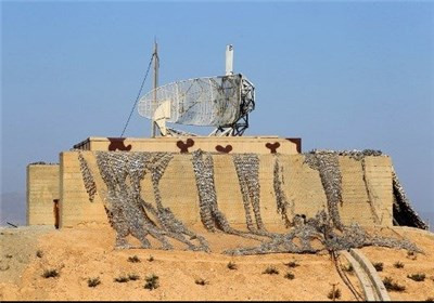 Người phát ngôn Không quân Iran, Chuẩn tướng Farhad Gudaz cho biết, nhiều máy bay chiến đấu, máy bay ném bom, máy bay vận tải và tiếp nhiên liệu của Không quân Iran đã tham gia cuộc tập trận, được tổ chức tại 7 căn cứ không quân gần Isfahan. Ảnh: Một trận địa radar dã chiến của Iran - Nguồn: IRNA