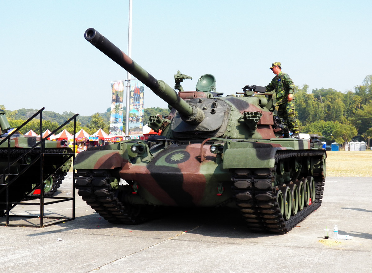 Có thể PLA tự tin xe tăng 96A vẫn đủ sức đối đầu với lực lượng thiết giáp của Đài Loan. Hầu hết các đơn vị thiết giáp của phòng vệ Đài Loan hiện nay chỉ có các phiên bản cải tiến của xe tăng hạng nhẹ M-48, được đưa vào trang bị từ năm 1953.