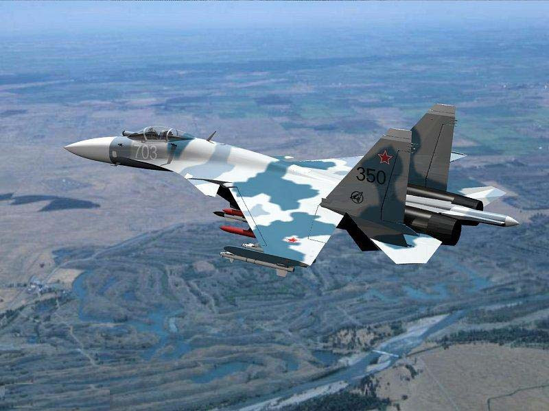 Trong lần nâng cấp đầu tiên, Su-33 được lắp đặt thiết bị định vị vệ tinh mới, bộ thu cảnh báo radar mới và hệ thống tính toán SVP-24-33 cho các cuộc tấn công chính xác bằng cách ném bom rơi tự do. Ảnh: Tiêm kích hạm Su-33. - Nguồn: Topwar