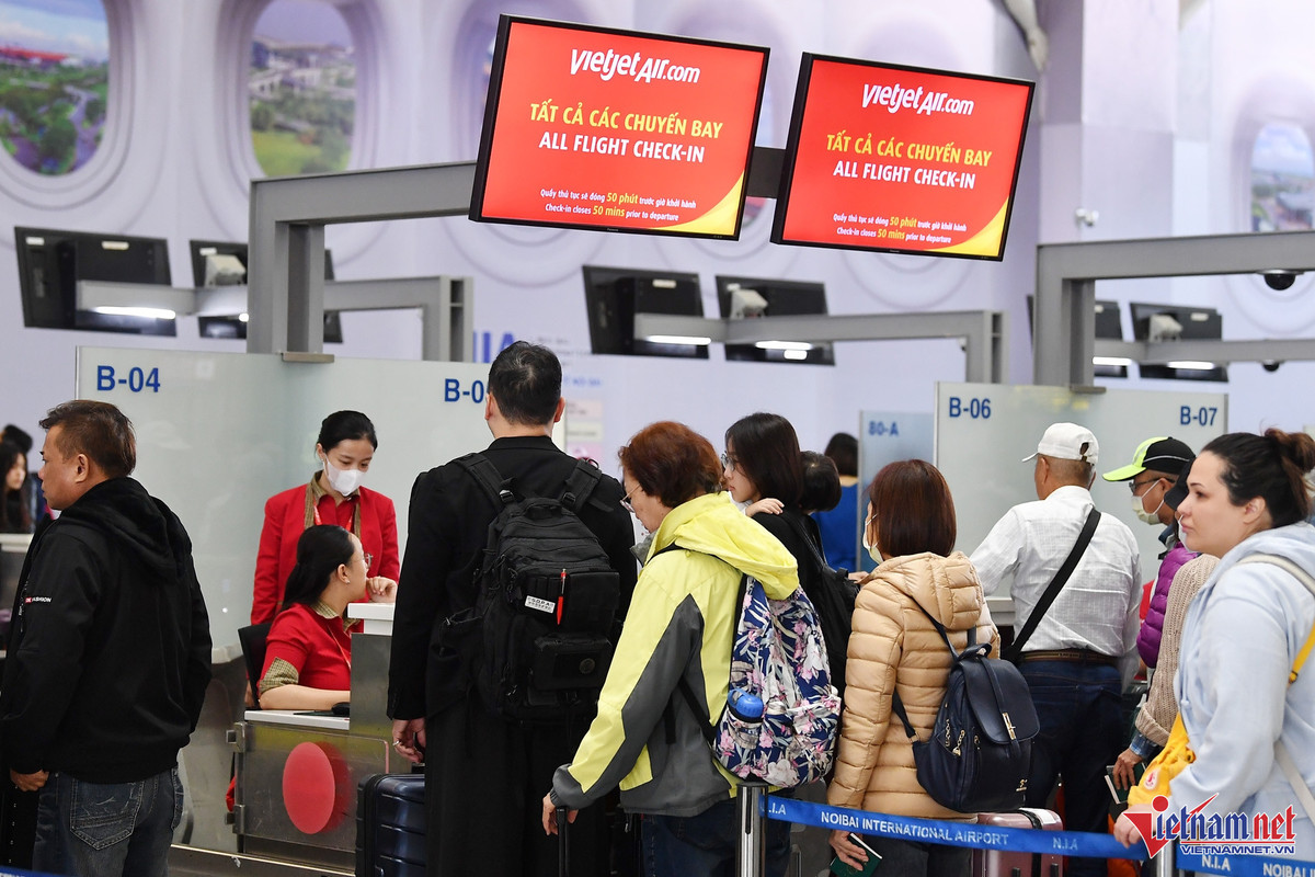 Giá vé máy bay đắt đỏ kéo dài đến nay vẫn chưa hạ nhiệt Gia ve may bay dat do keo dai den nay van chua ha nhiet