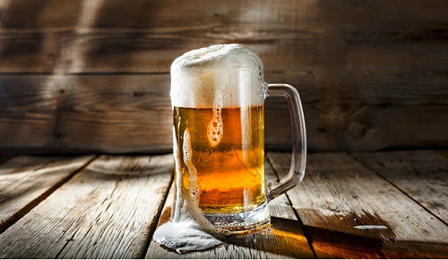 Thực tế, đây không phải lần đầu 3 nhà sáng lập tìm cách thử nghiệm những ý tưởng sản xuất bia mới lạ. Họ từng thử nghiệm bia ngỗng đen – một loại bia chua kiểu Đức có vị mặn.