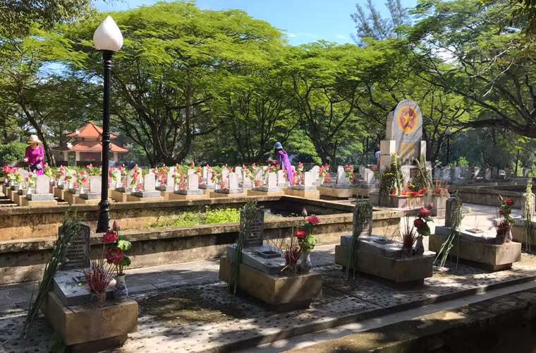 Sau ngày giải phóng miền Nam, thống nhất Tổ quốc, theo Chỉ thị 223/CT-TW ngày 8/7/1975 của Ban Bí thư Trung ương Đảng thì từ năm 1975, ngày 27 tháng 7 hằng năm chính thức trở thành “Ngày Thương binh, Liệt sĩ” của cả nước. Nguồn ảnh: Tư liệu