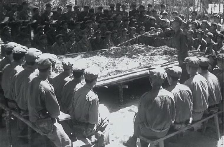 Trước tình hình trên, Đảng và Nhà nước ta đã đưa ra nhiều quyết định với những chính sách quan trọng về công tác thương binh, liệt sĩ, góp phần ổn định đời sống vật chất và tinh thần cho thương binh, gia đình liệt sĩ. Nguồn ảnh: Tư liệu