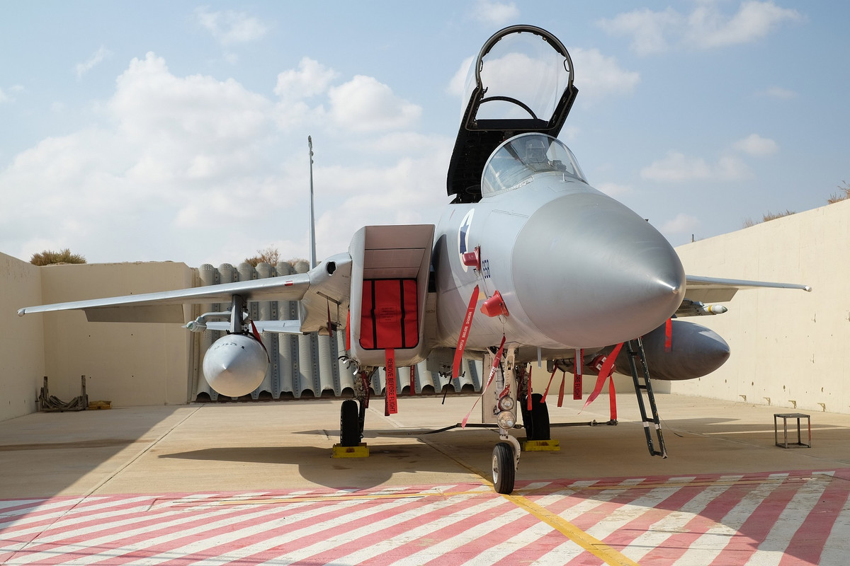 Các dòng chiến đấu cơ Israel thường được đại tu và nâng cấp theo chu kỳ từ 7-10 năm. Sau mỗi lần đại tu, chúng gần như "lột xác" và mang một sức mạnh hoàn toàn mới. Nguồn ảnh: Pinterest.