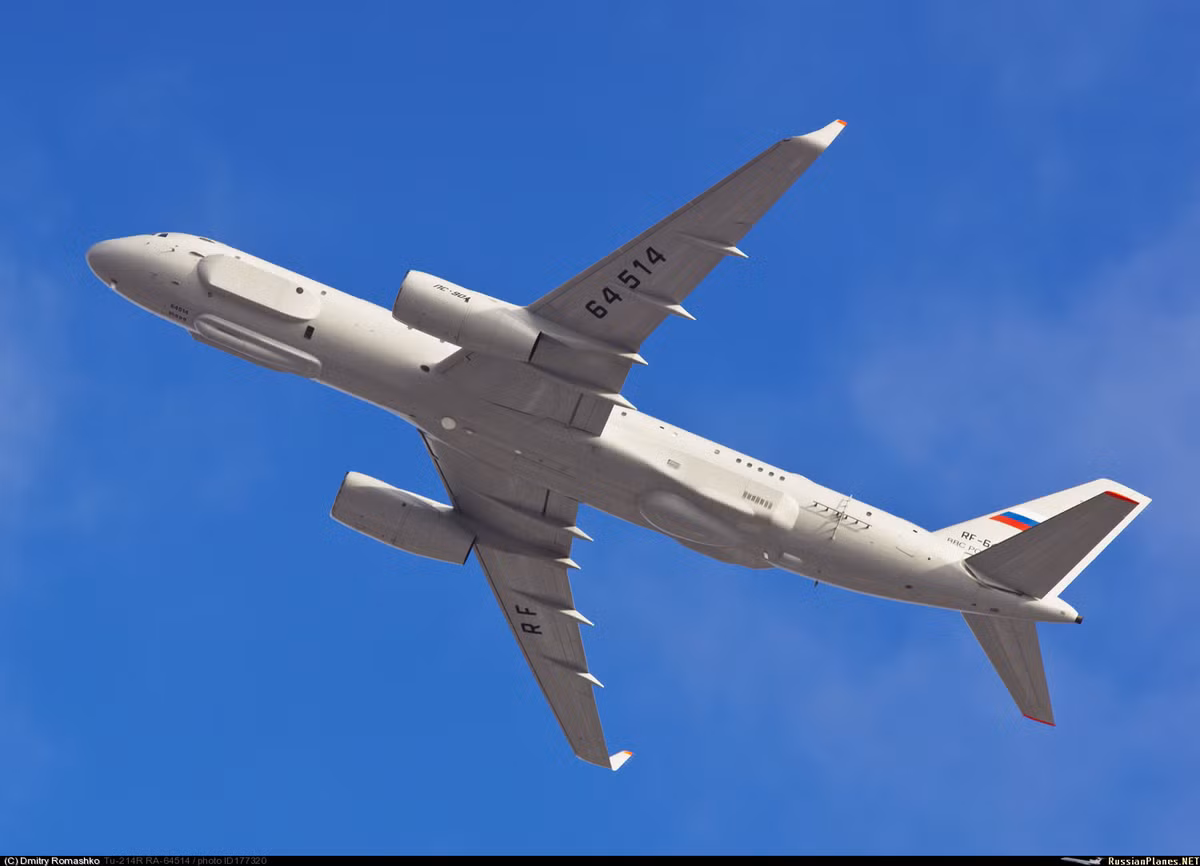 Trước đó vào hồi tháng 1, máy bay trinh sát điện tử Tu-214P của Không quân Nga cũng đã bị báo giới phát hiện sau khi hoạt động trên bầu trời Thổ Nhĩ Kỳ. Nguồn ảnh: Jetphoto.