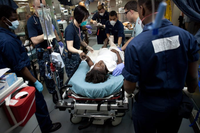 Năm 2010, tàu USNS Comfort đã được gửi tới Haiti sau trận động đất 7.0 độ ricter để thực hiện viện trợ nhân đạo cho quốc gia này. Nguồn ảnh: NavyLive.