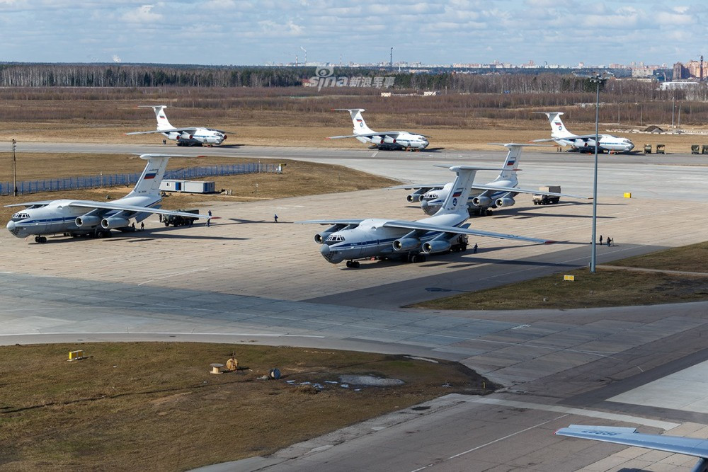 Nga là quốc gia đầu tiên trên thế giới đáp ứng lại lời kêu gọi giúp đỡ của chính phủ Italia sau khi dịch bệnh Covid-19 ở nước này diễn ra ngoài tầm kiểm soát. Nguồn ảnh: Sina.