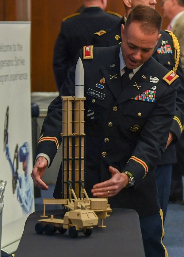 Phiên bản tên lửa siêu siêu thanh được Mỹ công bố dưới cái tên LRHW - có nghĩa là tên lửa siêu siêu thanh tầm xa và là loại tên lửa đất đối không. Nguồn ảnh: BMDP.