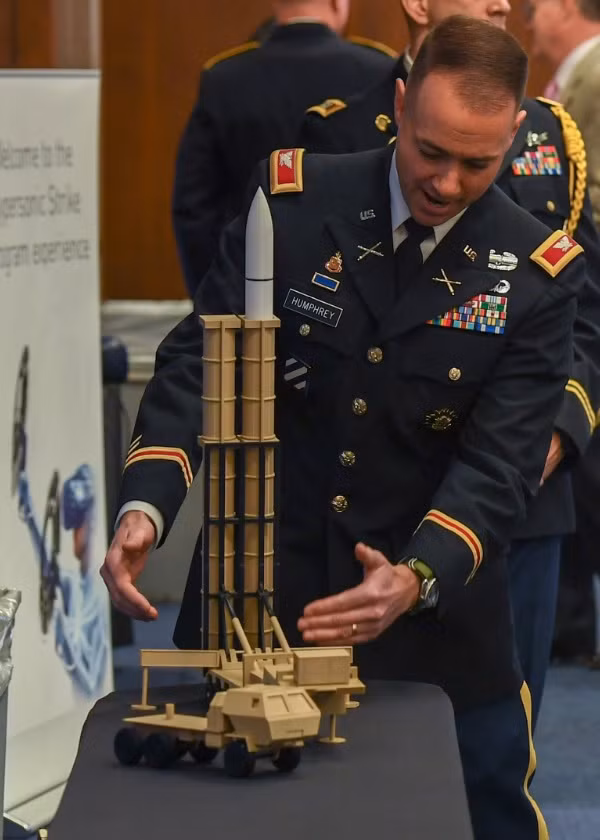 Phiên bản tên lửa siêu siêu thanh được Mỹ công bố dưới cái tên LRHW - có nghĩa là tên lửa siêu siêu thanh tầm xa và là loại tên lửa đất đối không. Nguồn ảnh: BMDP.