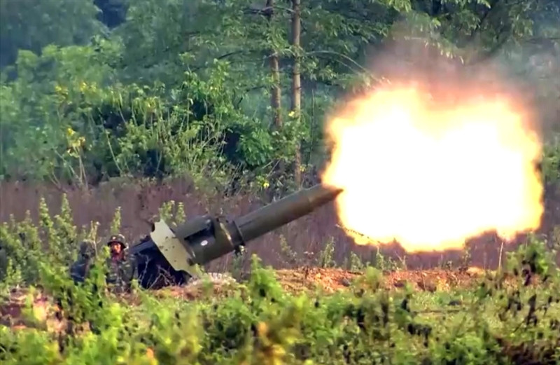 Pháo binh - một trong những đơn vị mang tính chủ chốt của quân đội nhân dân Việt Nam tập trận bắn đạn thật, hỗ trợ bộ binh "tiền pháo, hậu xung". Nguồn ảnh: QĐND.