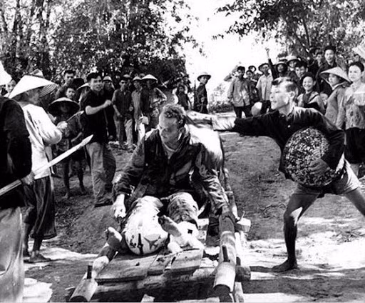 Vào những ngày lễ lớn của người Mỹ như lễ Noel hay lễ Phục sinh, phía Việt Nam tạo điều kiện cho những người lính này có một ngày lễ trọn vẹn ngay cả khi họ đang ở trong tù. Nguồn ảnh: TL.