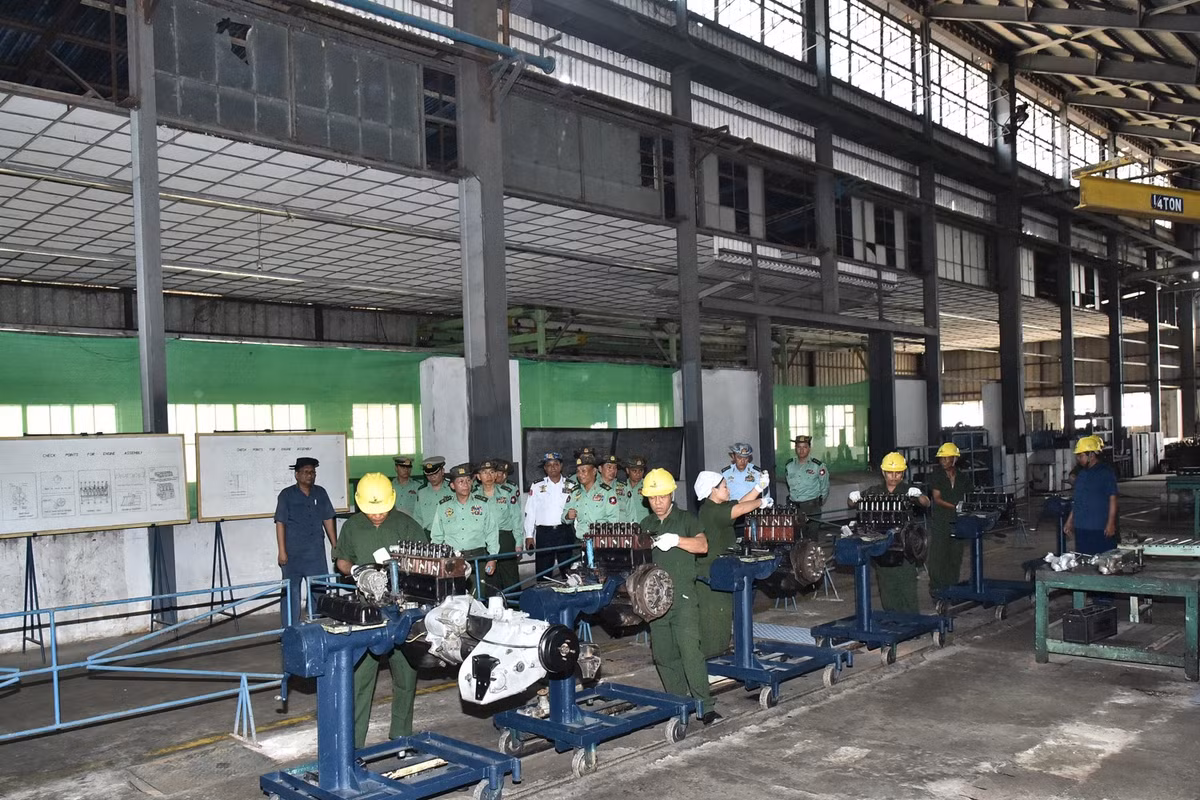 Việc tự sản xuất được phương tiện quân sự cho phép Myanmar đối mặt với mọi thử thách trong tương lai nếu quốc gia này xảy ra chiến tranh dẫn đến cấm vận hàng hoá. Nguồn ảnh: Livejournal.