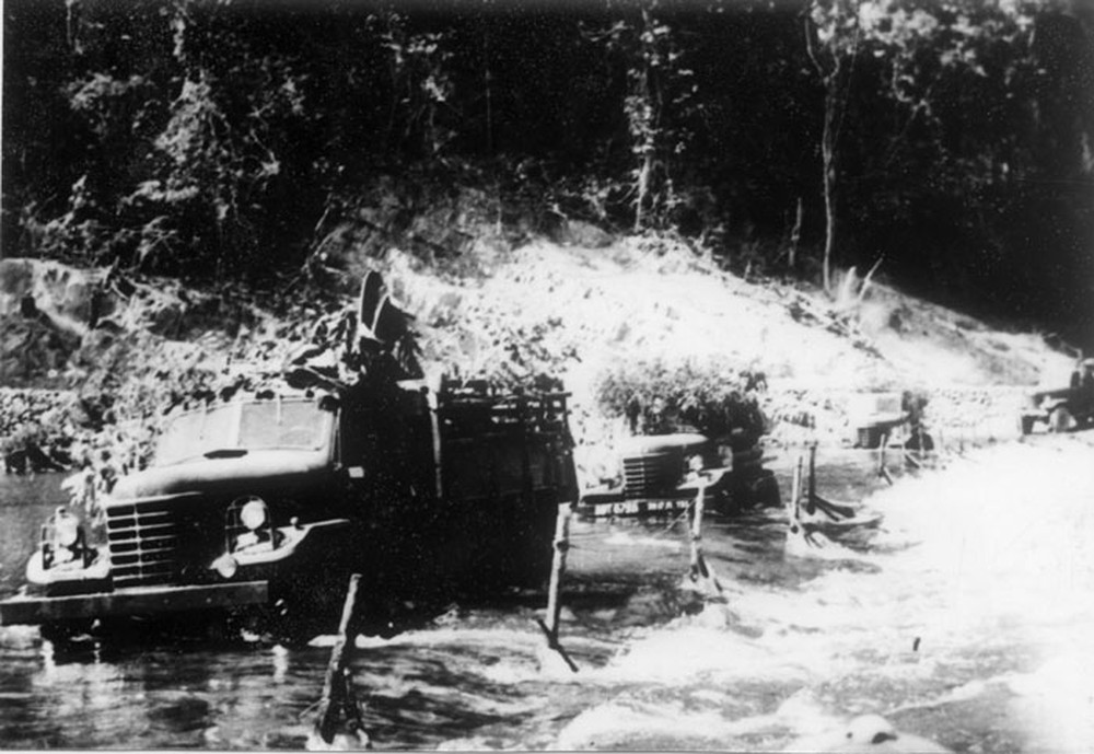 8 chuyến hàng này mang được 1667 khẩu súng trường, 712 khẩu tiêu liên, 72 trung điên, 21 súng giảm thanh cùng với 250.000 viên đạn các loại. Ngoài ra còn có nhu yếu phẩm thiết yếu khác như thuốc lá, đèn pin, tấm che mưa nilong, thư từ, thuốc men,... Nguồn ảnh: TL.