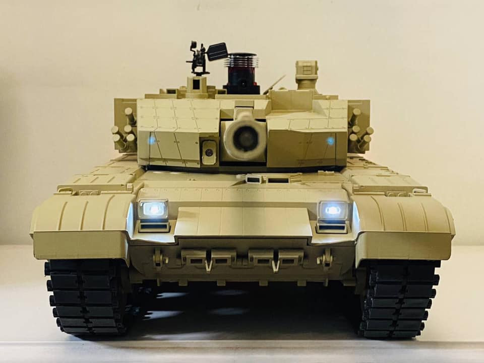 Tuy nhiên điểm "ăn tiền" nhất của khẩu pháo chính trên Type 99 đó là khả năng tự cân bằng của nó. Cụ thể, Type 99 có cơ cấu cân bằng nòng pháo hai trục cùng với hệ thống nạp đạn tự động. Nguồn ảnh: QQ.