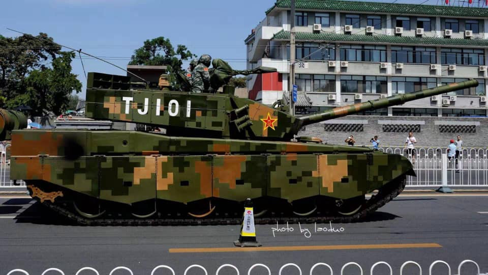 Theo đánh giá của các chuyên gia Trung Quốc, xe tăng chủ lực Type 99 của Trung Quốc có sức mạnh về hoả lực cũng như bọc giáp vượt trội hơn mọi loại xe tăng chủ lực của Nga và Mỹ hiện nay. Nguồn ảnh: QQ.