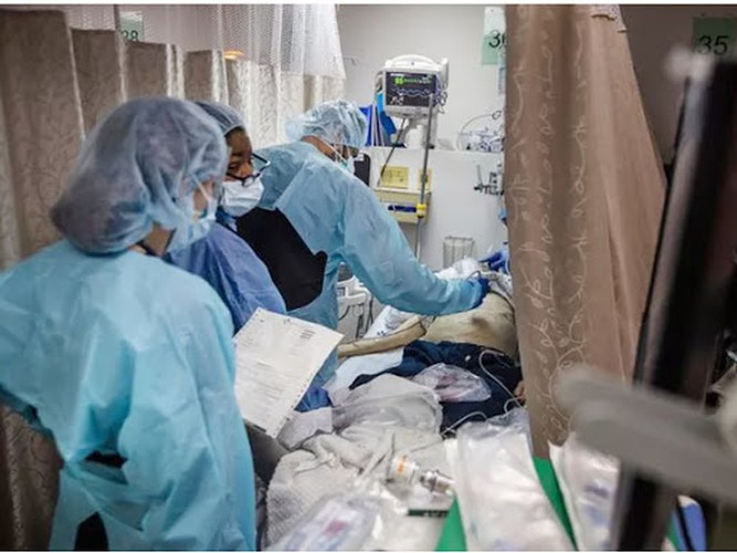 Thống đốc New York Andrew Cuomo cảnh báo có thể mất thêm 21 ngày để dịch bệnh đạt đỉnh tại bang này, dù số ca nhiễm mới mỗi ngày dường như đang giảm.