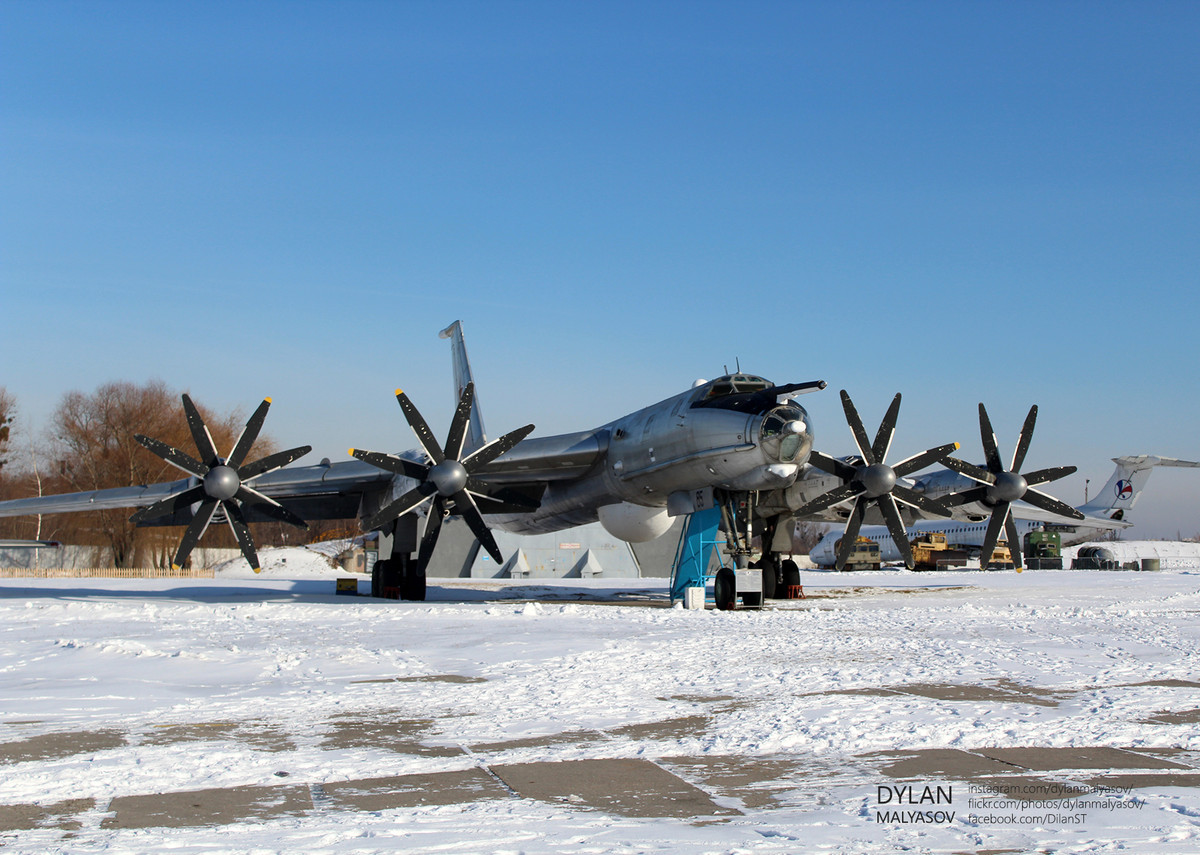 Máy bay săn ngầm Tu-142 cũng bay được với tốc độ khá nhanh, tối đa có thể lên tới 925 km/h dù nó chỉ được trang bị động cơ cánh quạt. Trần bay của loại phương tiện này tối đa lên tới 12.000 mét so với mực nước biển. Nguồn ảnh: BI.