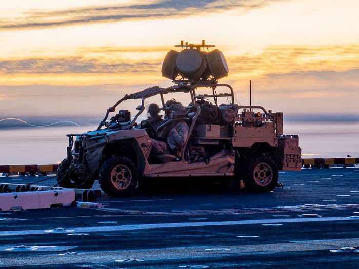 Quân đội Mỹ hiện cũng đã đưa tới Syria một vài loại phương tiện phá sóng, vô hiệu hoá máy bay không người lái. Tuy nhiên việc Mỹ liên tục "kêu ca" về việc bị tấn công bởi UAV, các phương tiện chống máy bay không người lái này dường như không được hiệu quả cho lắm. Nguồn ảnh: BI.