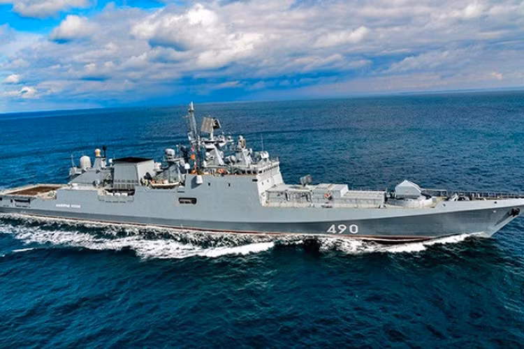 Ankara hoàn toàn có thể đóng lối đi qua eo biển Bosphorus, khiến các tàu hải quân Nga không thể hồi hương và cũng chẳng thể tăng cường lực lượng tới Syria.