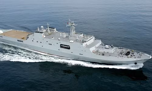 Điều này có thể cho thấy tầm quan trọng của Type 071 với Hải quân Trung Quốc. Đây hiện tại cũng chính là loại tàu đổ bộ có quân số lớn nhất trong biên chế Hải quân Trung Quốc. Nguồn ảnh: QQ.