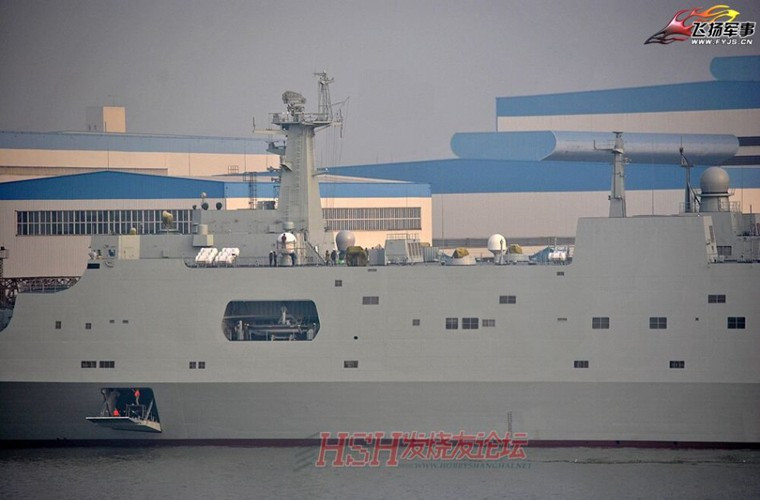 Tàu có lượng giãn nước toàn tải đến 25.000 tấn, dài 210m, rộng 28m, mớn nước 7m, thủy thủ đoàn 120 người. Nguồn ảnh: QQ.