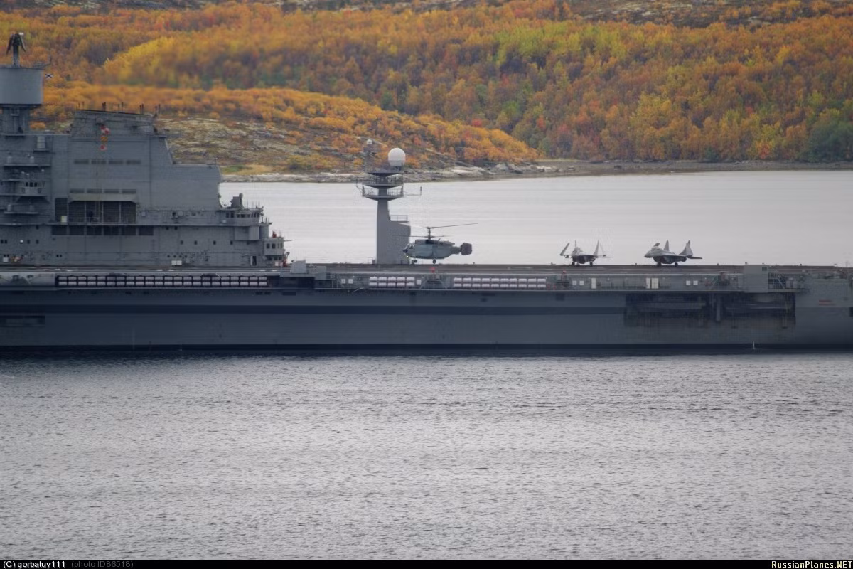 Trực thăng được trang bị 2 động cơ với tổng công suất 5000 mã lực cho phép chúng cất cánh với trọng lượng tối đa lên tới 12,5 tấn. Nguồn ảnh: Rumil.