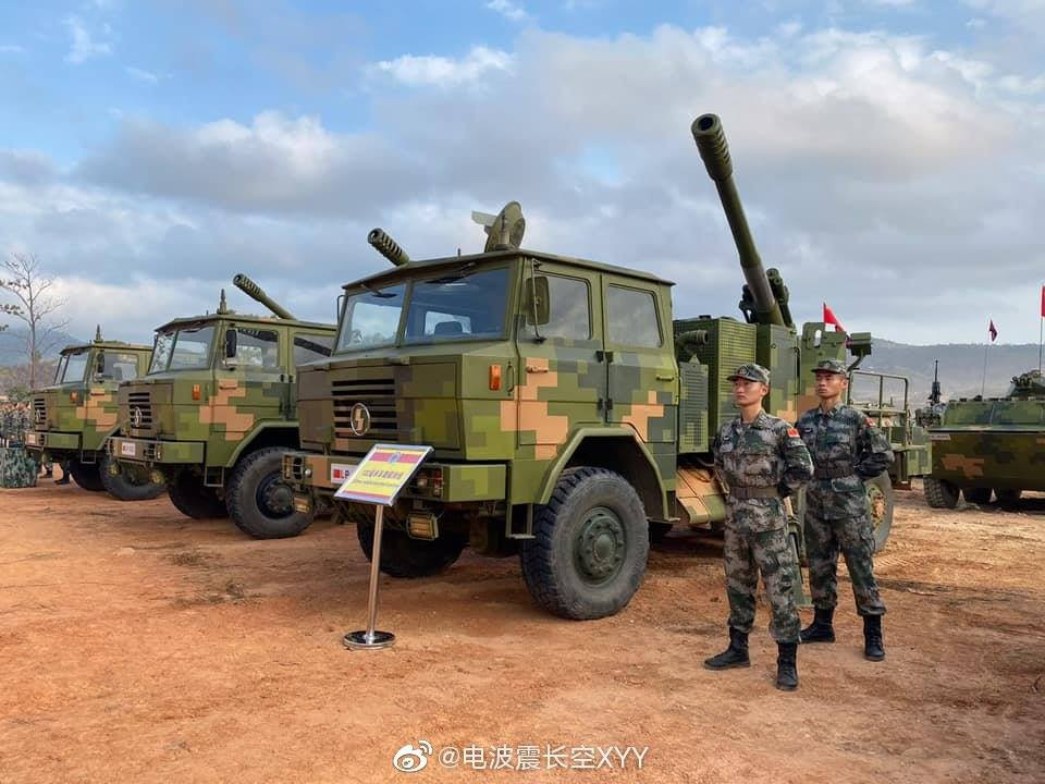 Pháo tự hành SH-15 được Trung Quốc chế tạo trên khung gầm xe tải xuất hiện trong cuộc tập trận. Nguồn Ảnh: XYY.