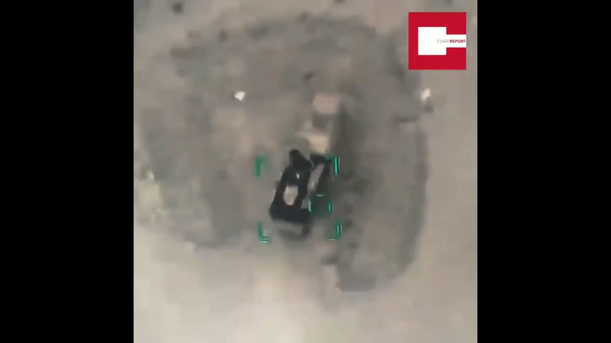 Đặc biệt khi quan sát kỹ vị trí tấm ảnh về chiếc xe đầu kéo, đã có ý kiến cho rằng đây là loại MAN SX45 8x8, chỉ có hệ thống Pantsir-S1 của UAE là sử dụng phương tiện này.