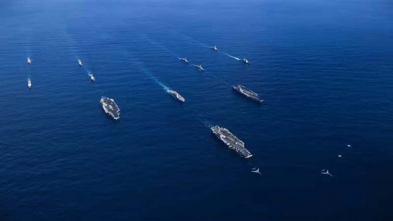 Điều này đồng nghĩa với việc đội tàu bảo vệ tàu sân bay của Mỹ ở Trung Đông cũng sẽ tăng gấp đôi về lực lượng, cung cấp khả năng tác chiến vượt trội trong mọi khía cạnh. Nguồn ảnh: Navaltoday.