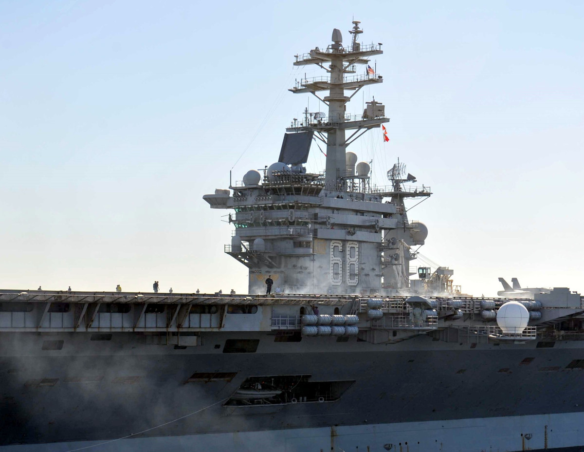 Hiện tại, trong biên chế của Hải quân Mỹ đang có 10 hàng không mẫu hạm lớp Nimitz. Đây là loại tàu sân bay hạt nhân hiện đại nhất thế giới tính tới thời điểm hiện tại. Nguồn ảnh: Navaltoday.