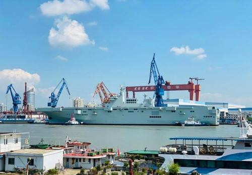 Trong số này, một chiếc đã được hạ thuỷ từ tháng 9 năm ngoái, dự kiến sẽ được gia nhập Hạm đội biển Hoa Nam Trung Quốc. Chiếc thứ hai dự kiến sẽ được hạ thuỷ trong nửa đầu năm 2020 sẽ được gia nhập biên chế Hạm đội Đông Hải. Nguồn ảnh: Baidu.