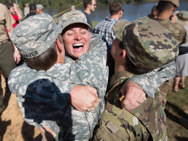 Mặc dù vậy, vẫn có nhiều vấn đề nảy sinh trong quá trình thực hiện nhiệm vụ, ví dụ như Hải quân Mỹ từng dính rất nhiều tai tiếng về việc lạm dụng, xâm hại tình dục với nữ quân nhân trong lực lượng này. Nguồn ảnh: Pinterest.