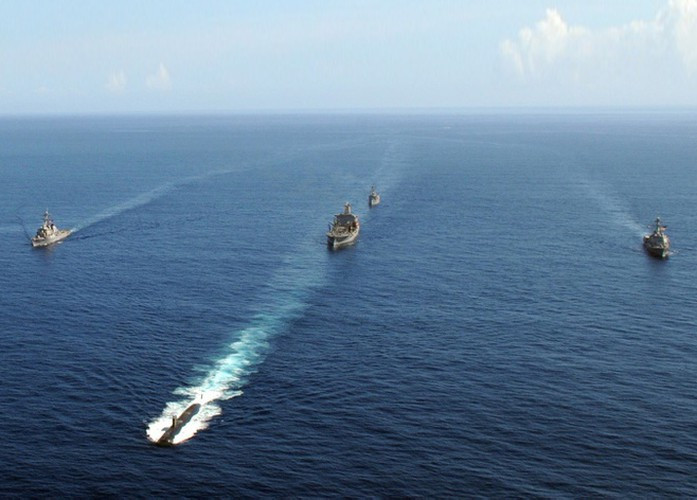 Đội hình hộ tống cho tàu sân bay có thể thay đổi tùy vào tính chất nhiệm vụ.