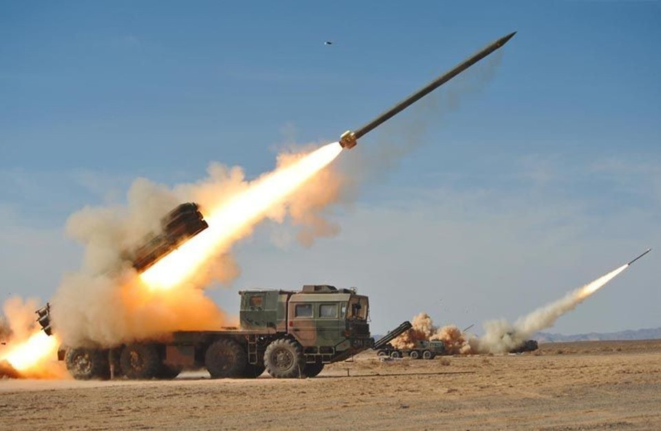 Các loại đạn phổ biến của BM-30 Smerch bao gồm đảnh nổ mảnh chống người, đạn tự điều khiển chống tăng, đạn phá mìn, đạn nổ mạnh, đạn nhiệt áp,... Nguồn ảnh: Rumil.