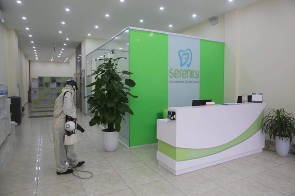 Trước những diễn biến phức tạp của dịch bệnh, sự bình tĩnh và tự giác phòng chống dịch bệnh của mỗi cá nhân cần được nêu cao hơn bao giờ hết, đó là rửa tay thường xuyên, đeo khẩu trang đúng cách và hạn chế tập trung nơi đông người, không nên lo lắng thái quá hoặc tích trữ hàng hóa, lương thực, nhu yếu phẩm, góp phần gây ra hiệu ứng thiếu tích cực trong cộng đồng.