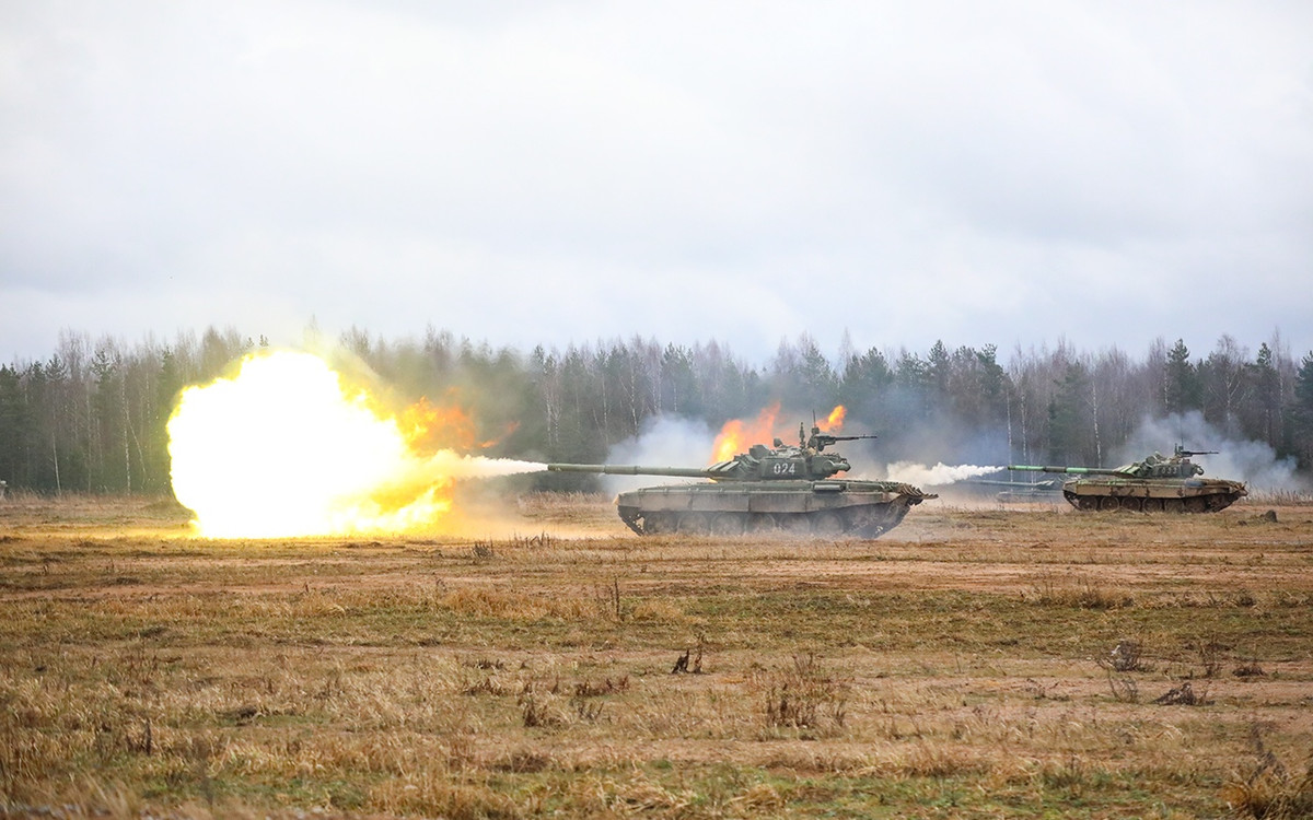 Tiểu đoàn xe tăng số 6 cũng nhận được lô xe tăng thứ hai kể từ khi thành lập với 31 xe tăng chủ lực T-72B3. Ngoài ra tiểu đoàn này cũng nhận được một loạt các xe chiến đấu bộ binh đời mới Kurganets-25 để thử nghiệm. Nguồn ảnh: BMDP.