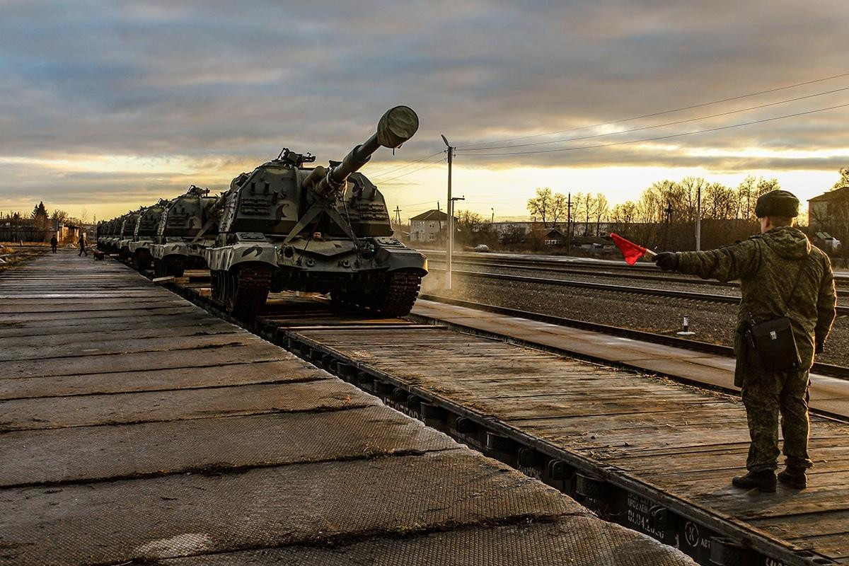 Trung đoàn pháo tự hành 99 thuộc Sư đoàn súng trường cơ giới số ba được nhận 18 pháo tự hành 2S19M2 Msta-S. Nguồn ảnh: BMDP.