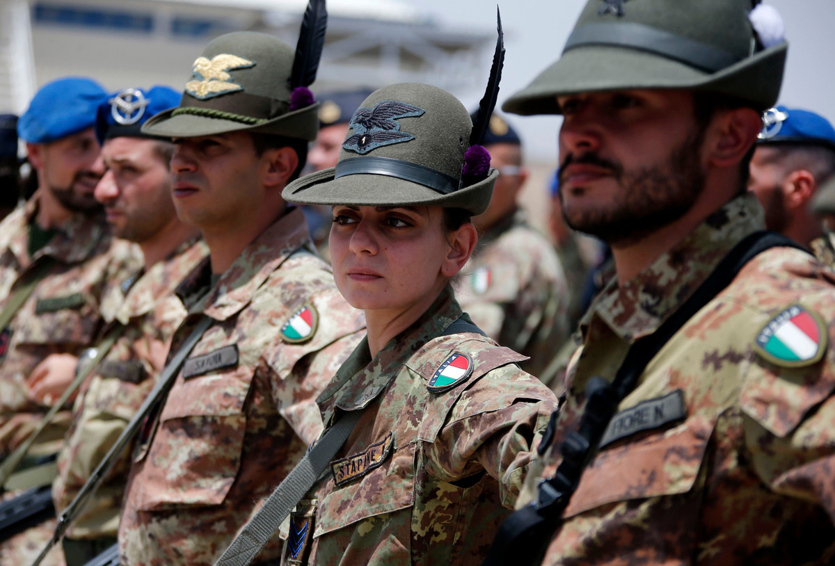  Quân đội Italia từng có sức mạnh đứng hàng đầu thế giới nhưng trong những năm gần đây đã bị tuột khỏi top 10, chỉ còn là quốc gia có sức mạnh quân sự đứng thứ 12 trên thế giới. Nguồn ảnh: Pinterest.