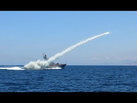 Chưa kể tới việc, tàu có các bề mặt góc cạnh được hạn chế tối đa nhằm giảm diện tích phản xạ radar. So với những tàu chiến cùng thời, 381 có thể coi là tiên tiến, hiện đại vượt bậc. Nguồn ảnh: BHQ.