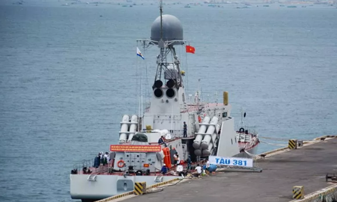 Mang số hiệu 381, đây là tàu tên lửa duy nhất được sản xuất theo lớp BPS-500 - lớp tàu tuần tra mang tên lửa diệt hạm đầu tiên do Việt Nam tự đóng trong nước. Nguồn ảnh: BHQ.