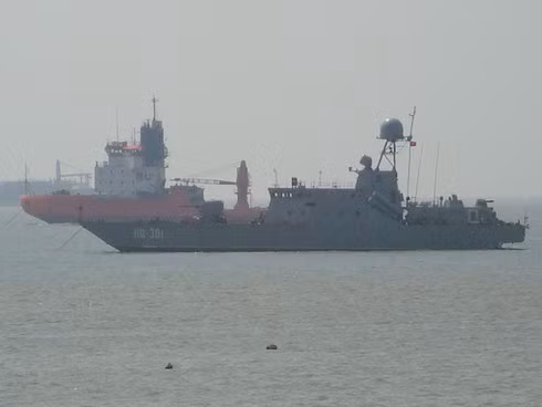 Hiện tại, chiếc 318 - sản phẩm duy nhất từ dự án đóng tàu lớp BPS-500 vẫn đang được phục vụ trong lực lượng Hải quân Việt Nam, đóng tại cảng nhà ở Quân cảng Cam Ranh, Khánh Hoà. Nguồn ảnh: BHQ.