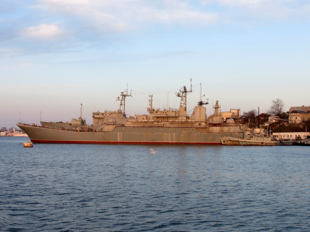 Một vài nguồn tin còn cho biết nhiều khả năng Nga sẽ trao trả lại các tàu này cho phía Ukraine như một cách thức để tăng cường ngoại giao với phương Tây trong tương lai. Nguồn ảnh: A. Balabin.