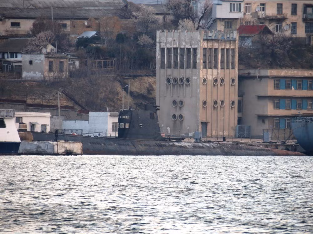 Trong số đó có cả tàu ngầm, tất cả đều bị bỏ lại sau khi quân đội Nga chiếm Sevaspotol và Crimea. Nguồn ảnh: A. Balabin.