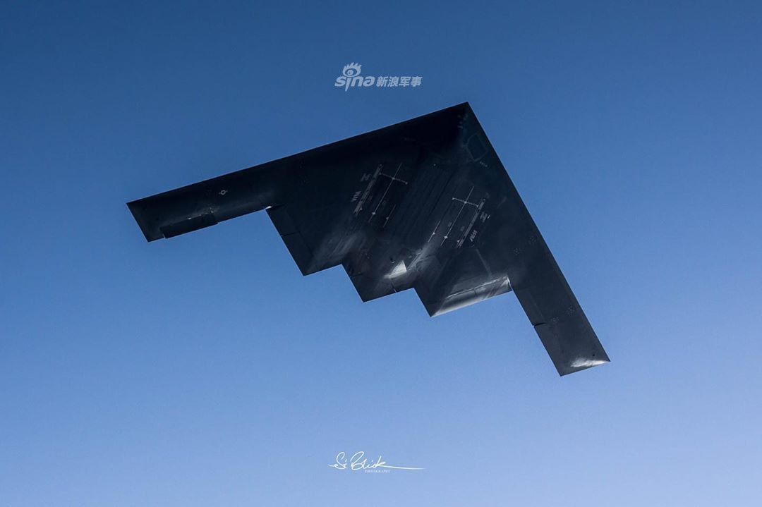 Căn cứ Không quân Hoàng gia Fairford được Mỹ chọn là nơi đồn trú cho các oanh tạc cơ B-2 Spirit của nước này khi đóng quân tại Xứ Sở Sương Mỳ. Nguồn ảnh: Sina.