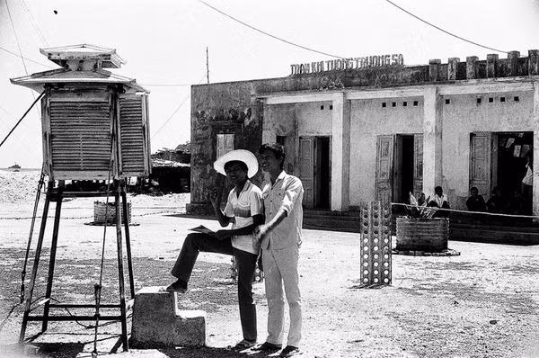 Một trạm khí tượng thuỷ văn đặt trên đảo Trường Sa để ghi nhận, dự báo thời tiết cho đất liền. Nguồn ảnh: Báo Phú Khánh